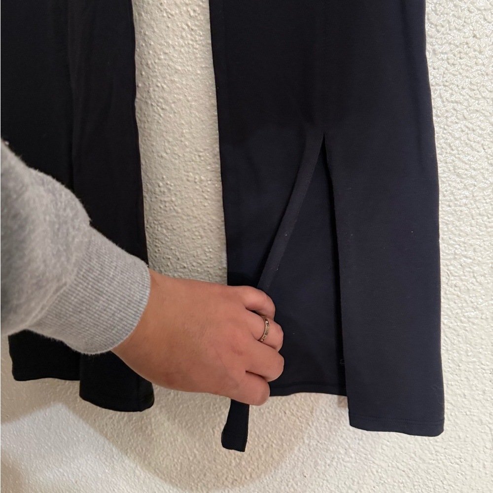 ALO Yoga Airbrush High-Waist Flutter Leggings in black color size small - Picture 10 of 10